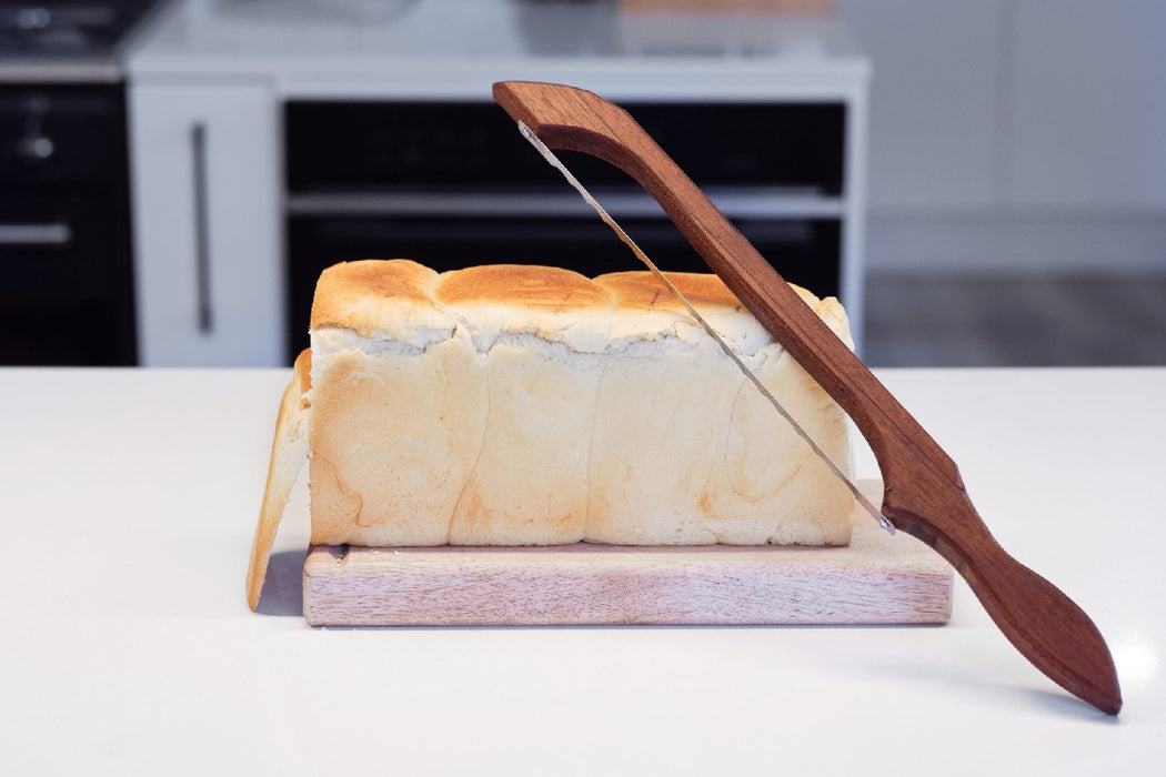 Little Bread Winner - Bread Board & Saw Set - Kitchen Antics