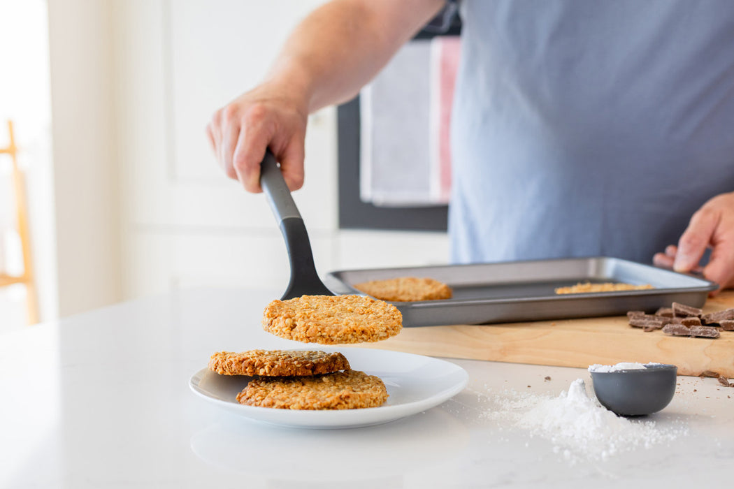 KitchenAid Solid Turner - Charcoal Grey