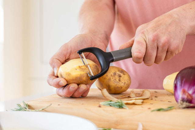 KitchenAid Y Peeler - Charcoal Grey